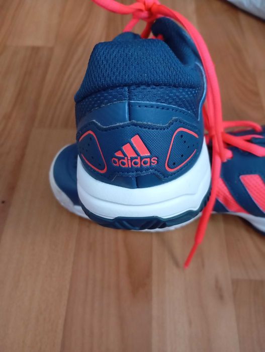 Дамски маратонки за тенис adidas