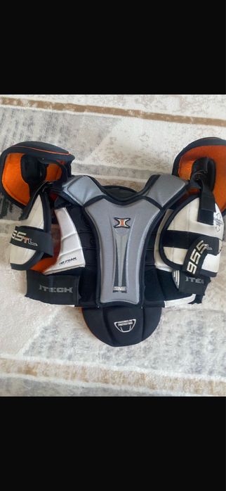 Продается хоккейная форма детская и взрослая щитки шорты нагрудник