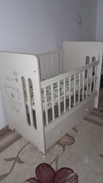 Манеж деревянный с матрасом