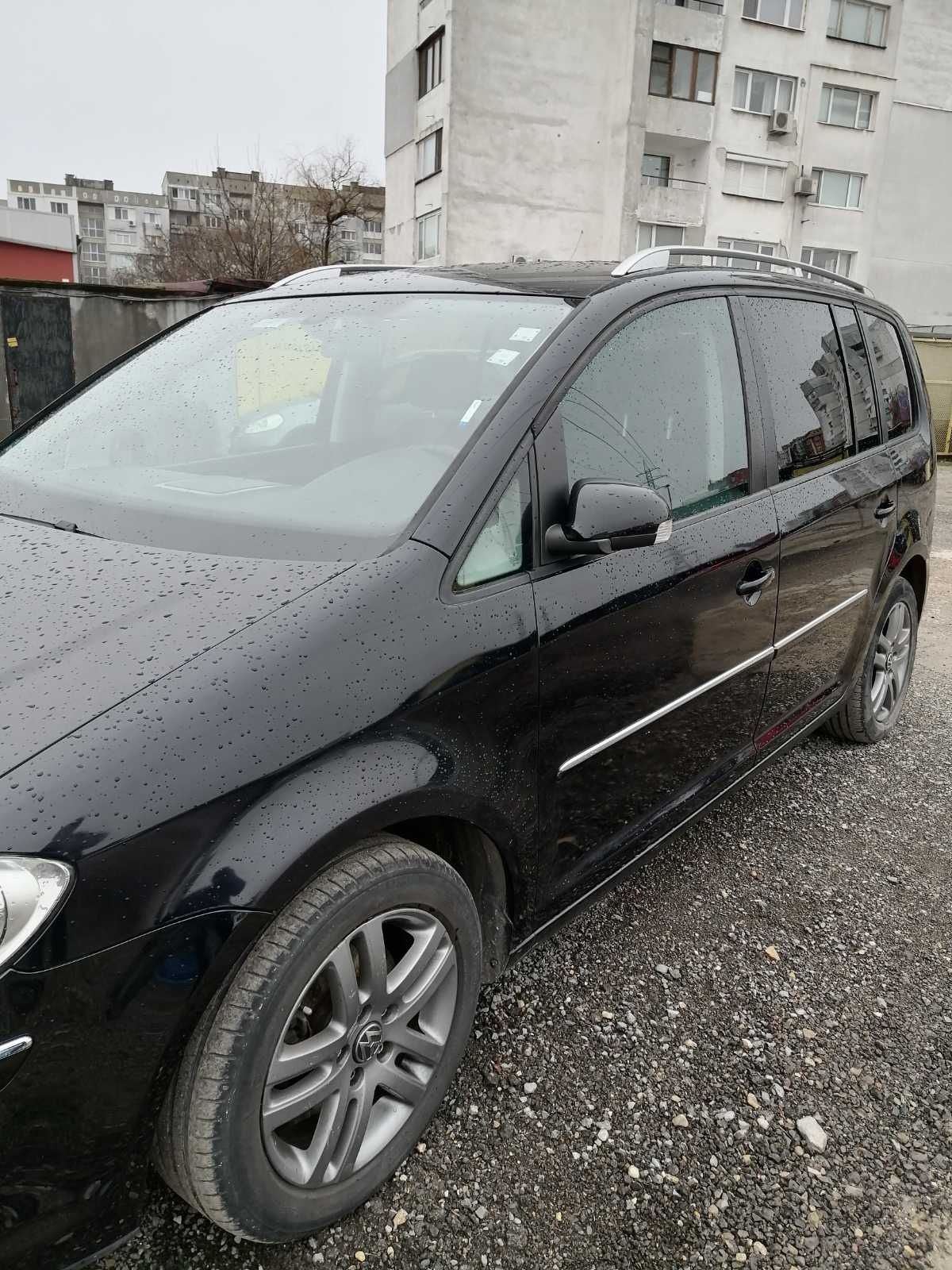 Лек автомобил VW Touran