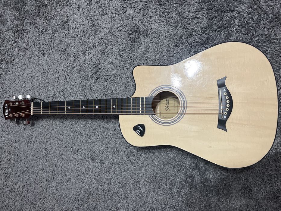 Гитара акустическая, в отличном состояний