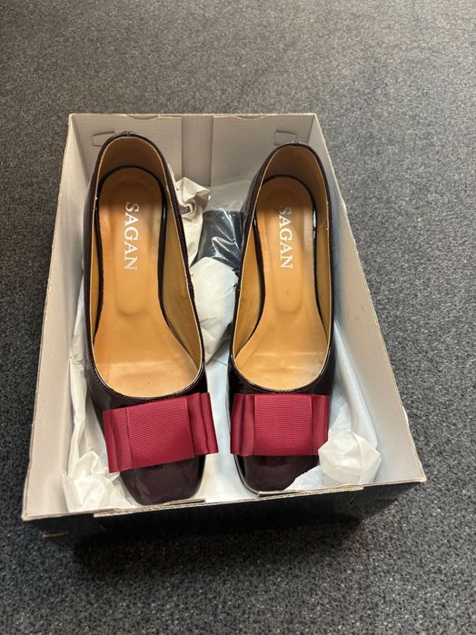 Pantofi din piele