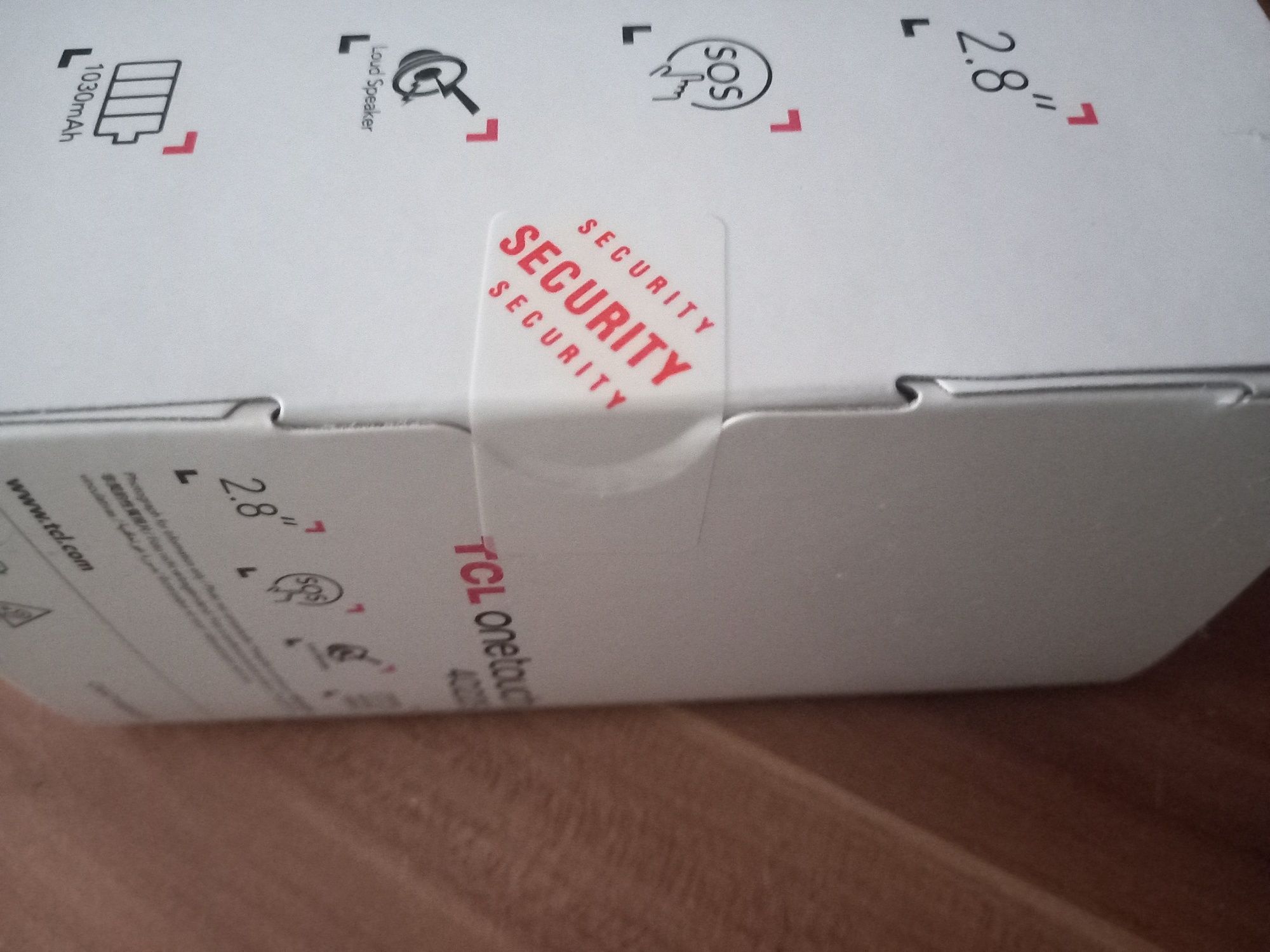 GSM Мобилен телефон TLC 4022s  Dual Sim
