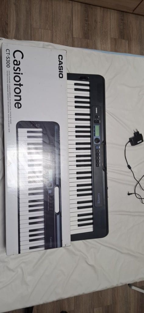 Синтезатор  Casio