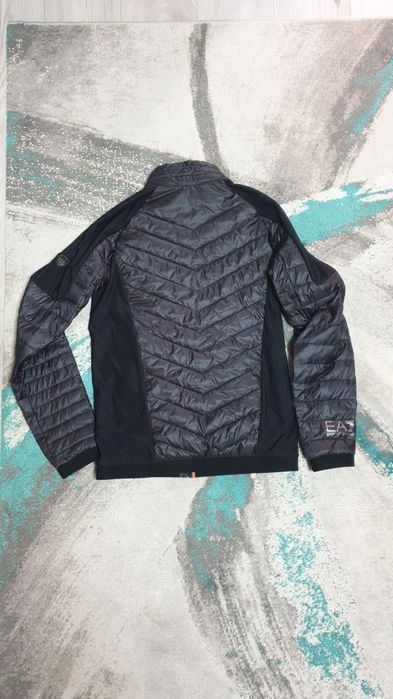 Vand geaca armani originala