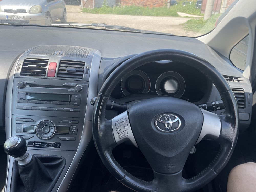 Toyota Auris 1.33 -2009 г- на части