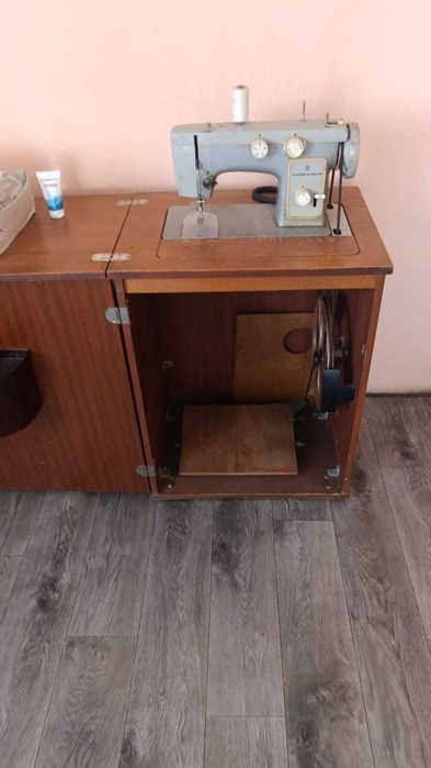 продам швейную машинку