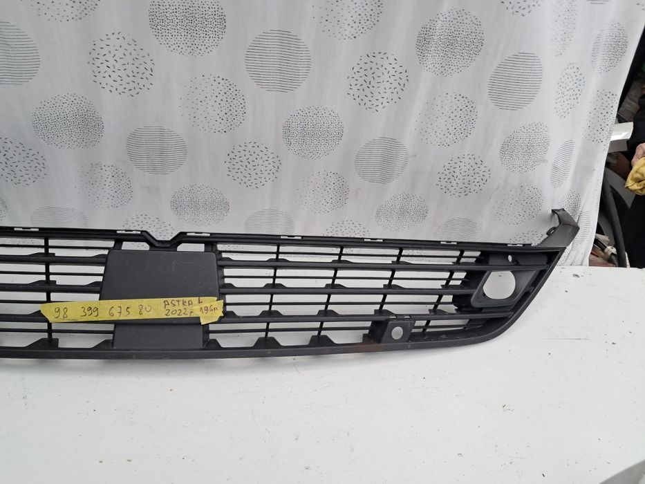 Грил решетка броня Opel Astra L