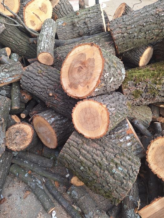 Lemn de foc taiat si spart
