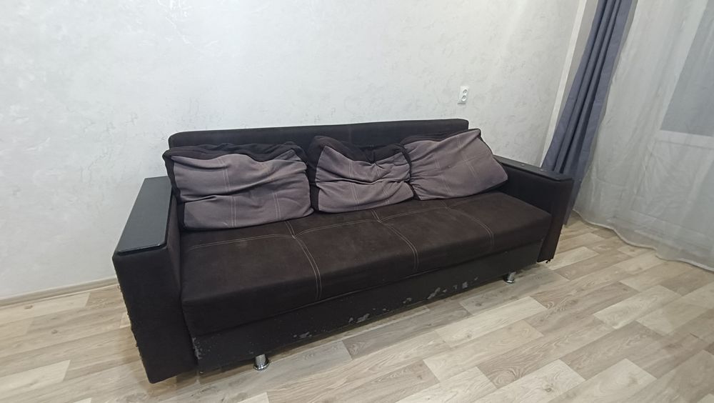 Отдам диван даром