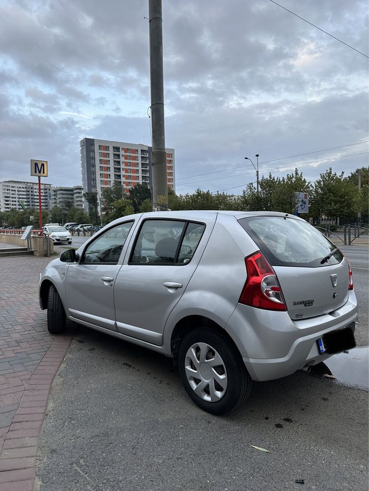 Dacia Sandero Black line 2011