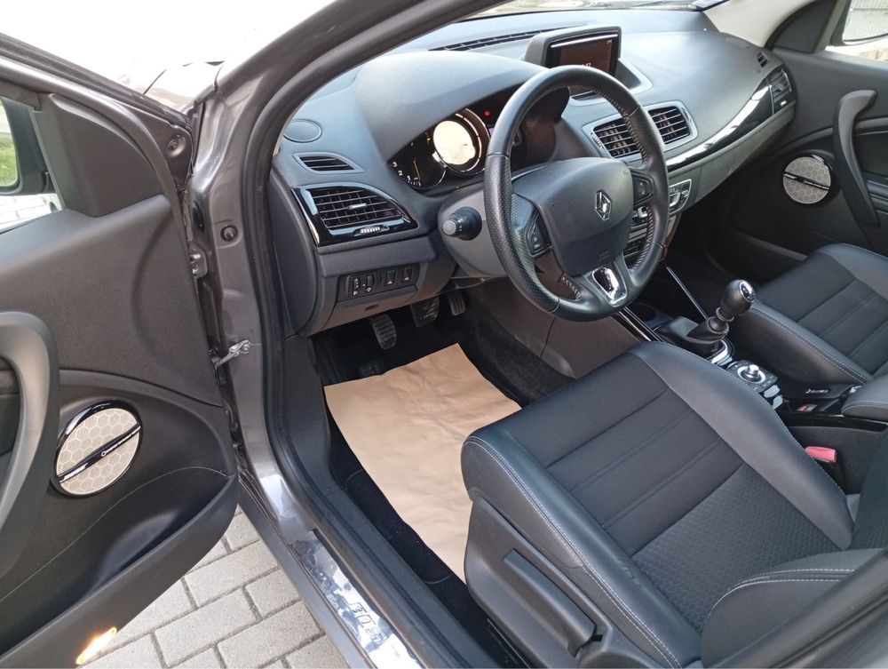 Renault Megane R line 1.2 benzina model bosse leduri navi an fab 2015