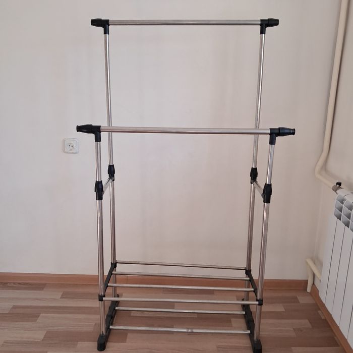 Продам  вешалку напольную