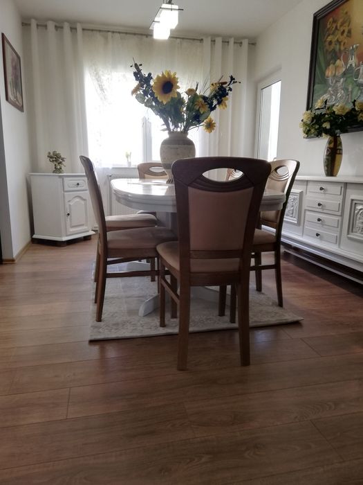 De vânzare  sau schimb cu casă apartament cu 4 camere, etaj 2 zona mic