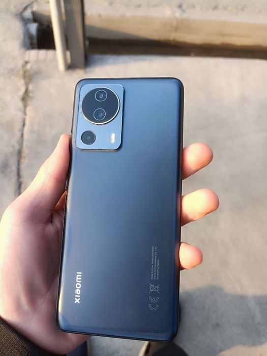 Xiaomi.      13 Lite