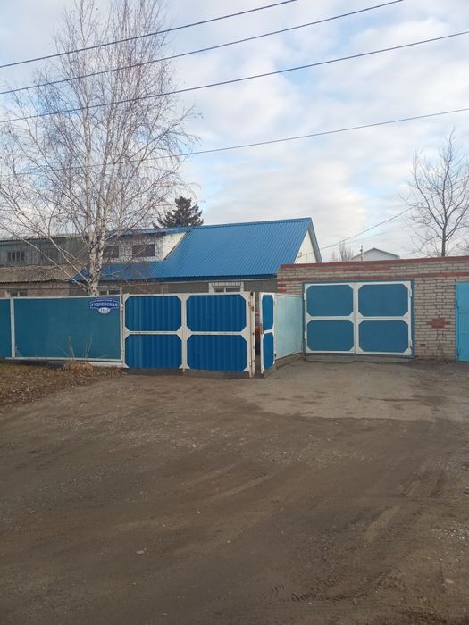 Продам два дома на одном участке