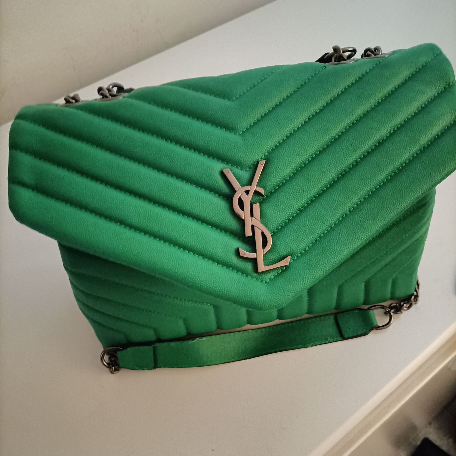 Geantă YSL nouă.