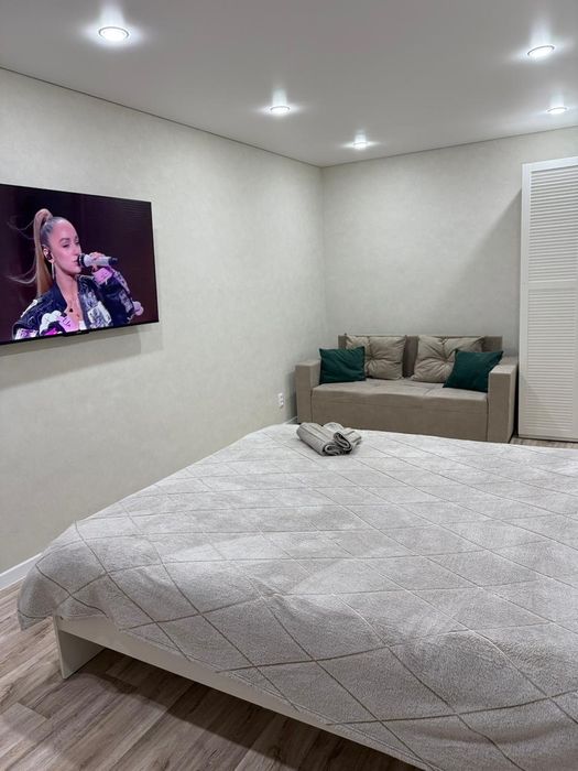 Сдам однокомнатную с евроремонтом по суточно