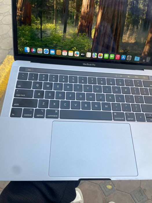 Macbook pro 2018 15’5-inch 32/1024  gb xolati 10/10 profesonal macbook