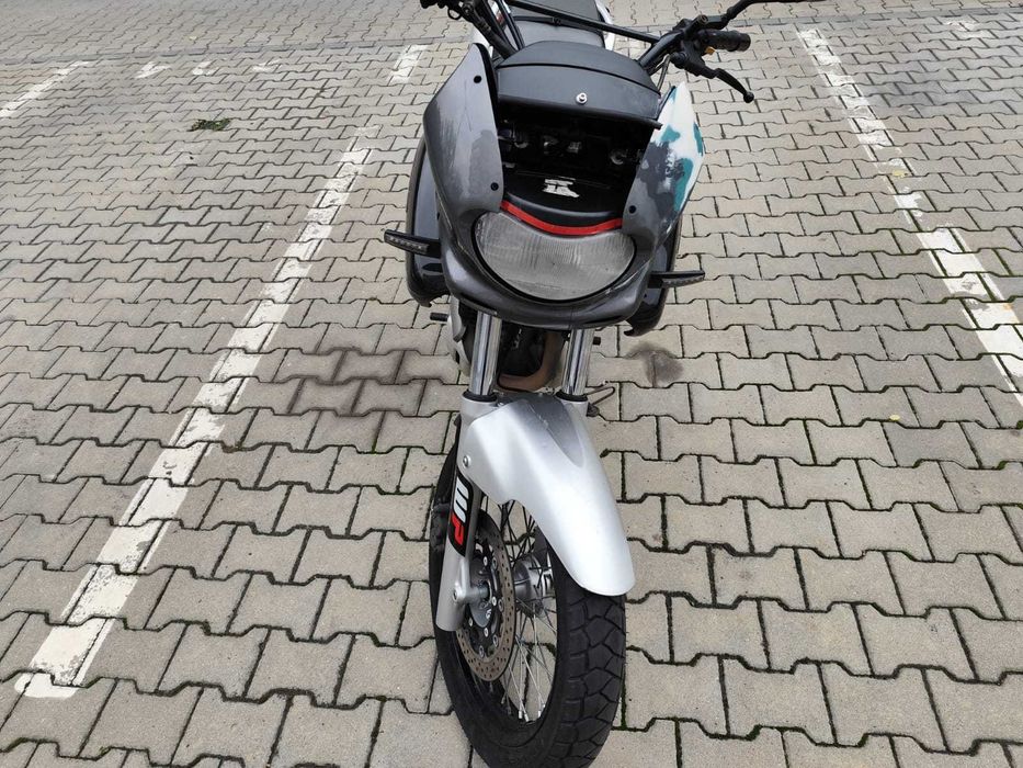 Moto Suzuki Freewind (A2)
