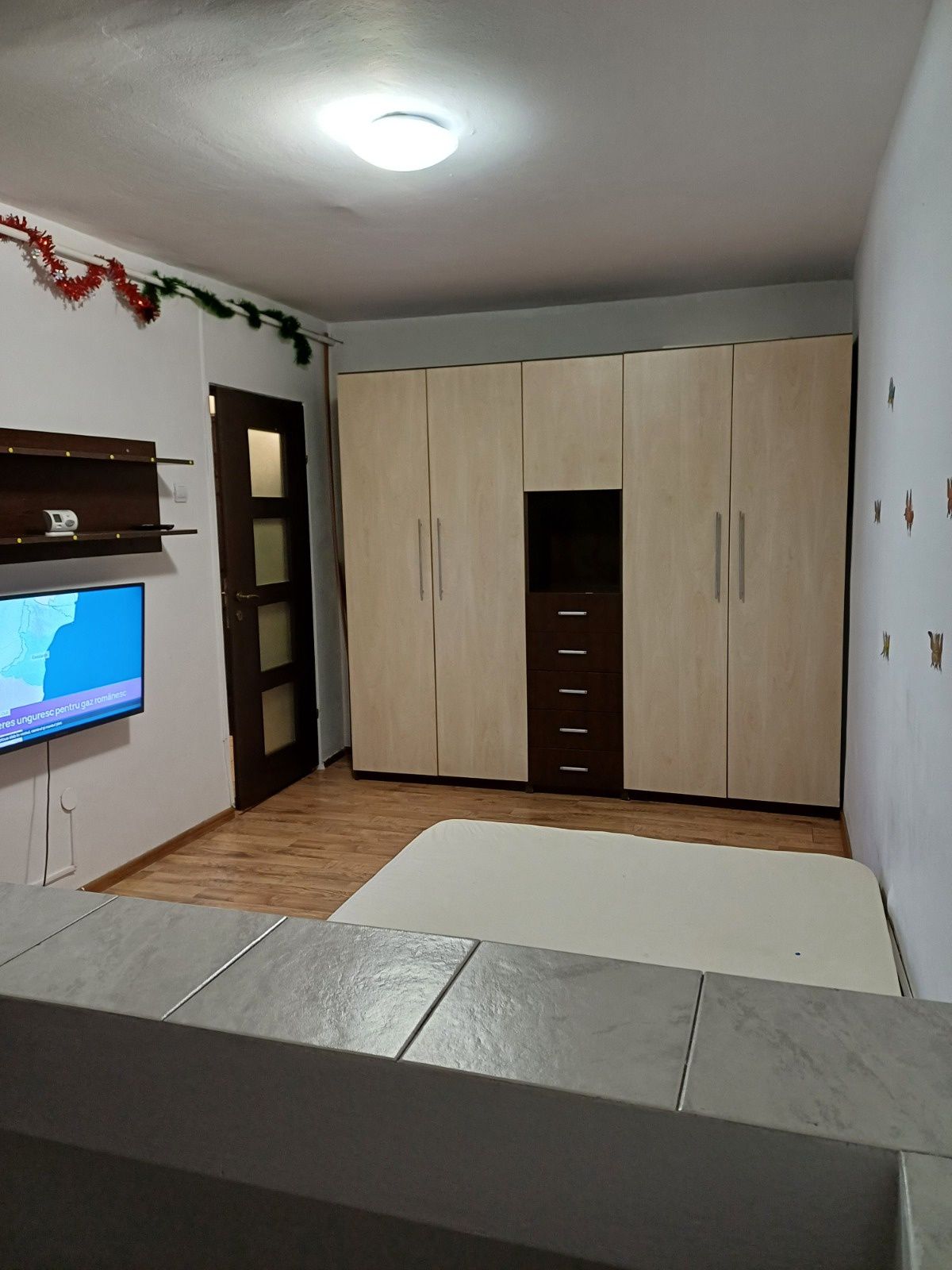 Închiriez garsoniera