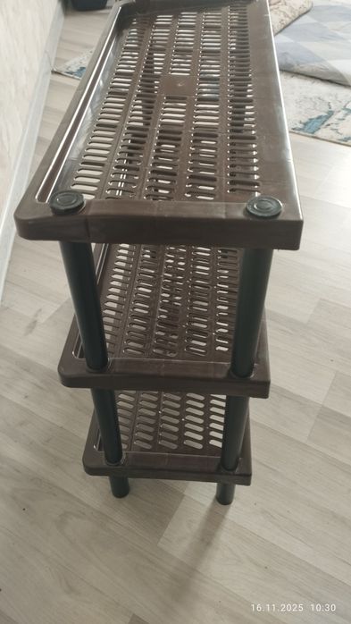 Oyoq kiyim qo'yadigan sotiladi