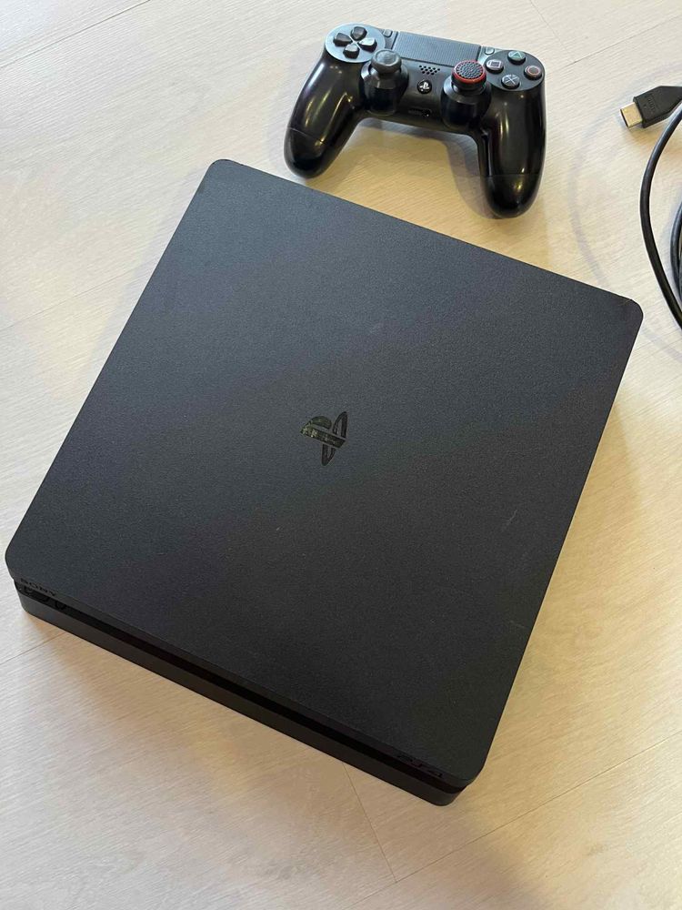 Продавам Playstation 4