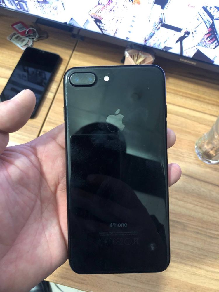 Iphone 7 plus 128 gb srochni sotiladi