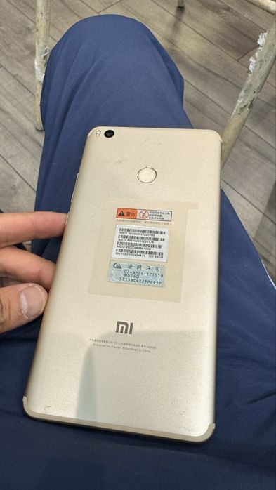 Продам mi max2 4/64 gb