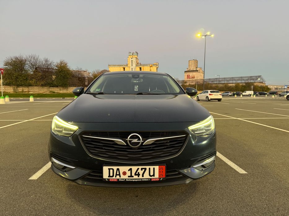 Opel Insignia Grand Sport 2018 • 1.6 Diesel • Economă