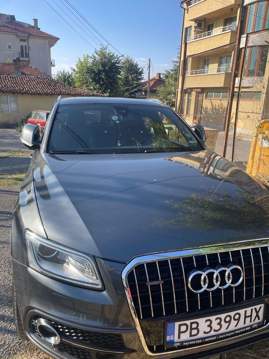 Продава Audi Q5.
