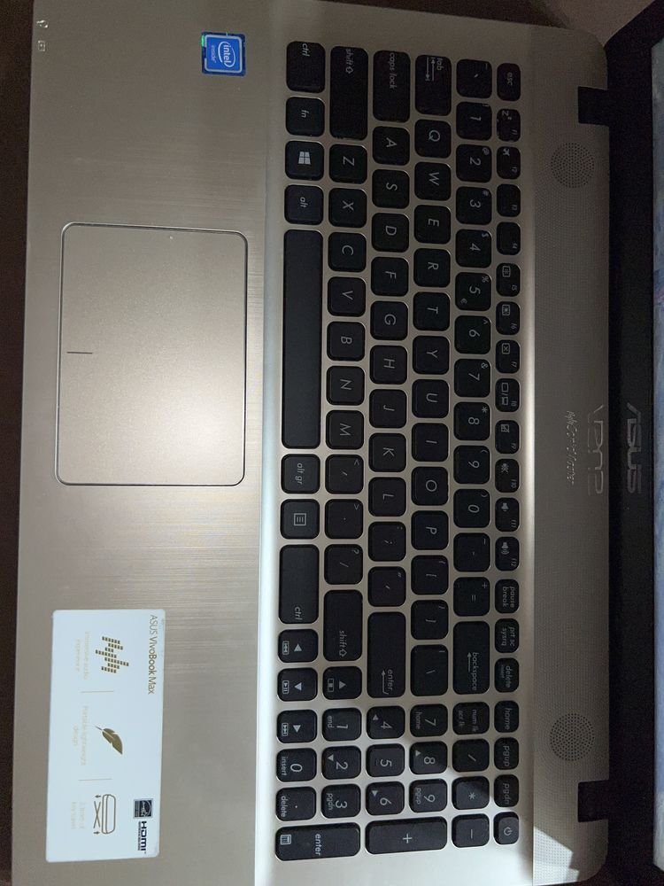 Laptop ASUS VivoBook Max