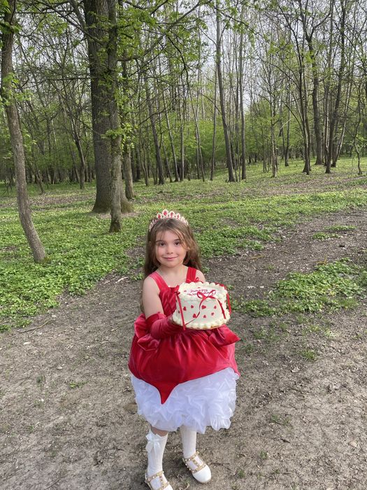 Rochita rosie 116 impecabila