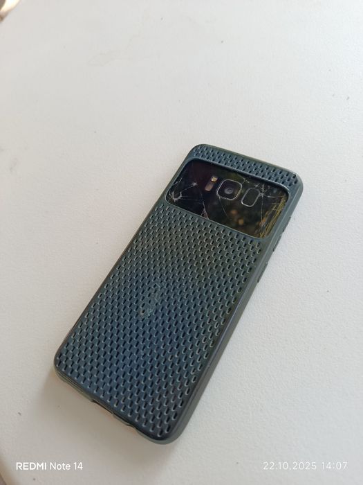 Продаю Самсунг с8