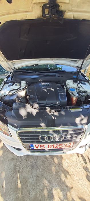 Vand Audi A4 b8 din anul 2010, in conditii bune fara defecte.