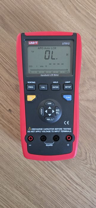Multimetru RLC UNI-T UT612, inductanță 20mH-2000H, capacitate 200pF-2
