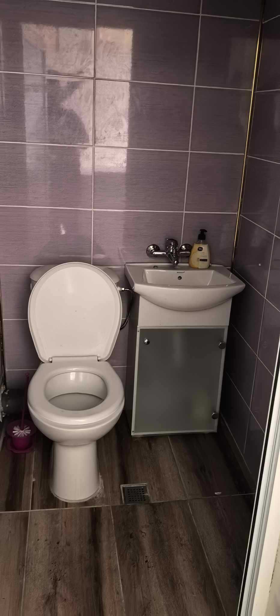Къща в Модерно предградие