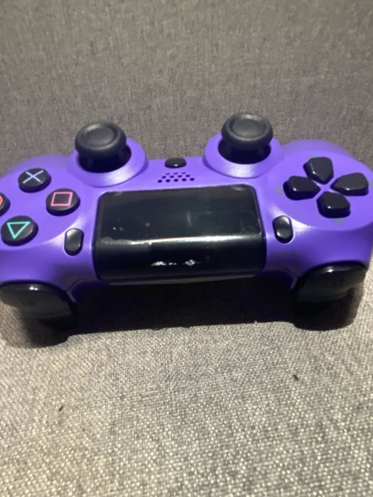 !!!НОВ!!! Контролер за ps4 цвят лилав, идва с зарядно.