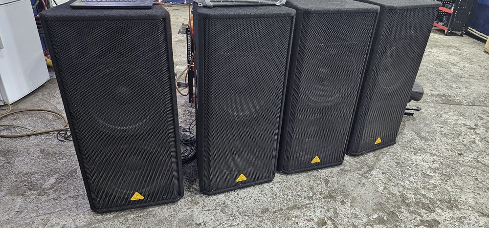 Vând sistem complet Behringer – boxe + mixer + amplificator