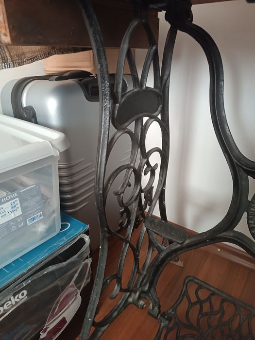 Mașină de cusut singer