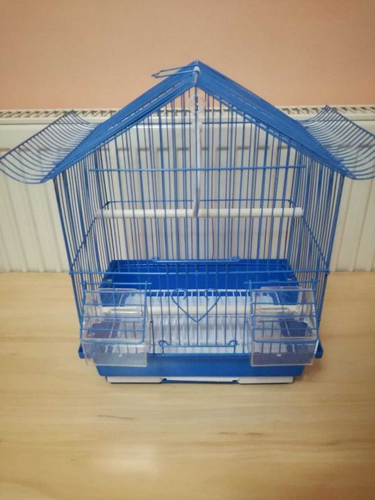 Perusi pui in colivie noua