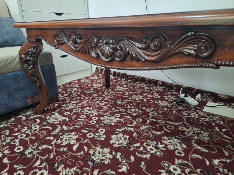 Диван учун Хонтахта сотилади