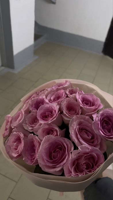 Продам букет 21шт кения роза срочно