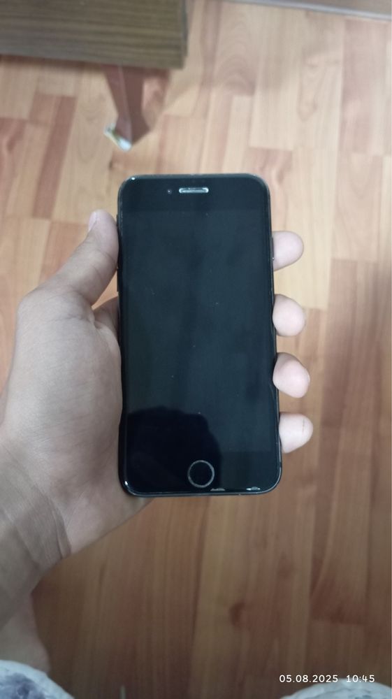 Iphone 7 32gb yaxshi akkumlyator 100 almashgan qolgan malumotlar pasda