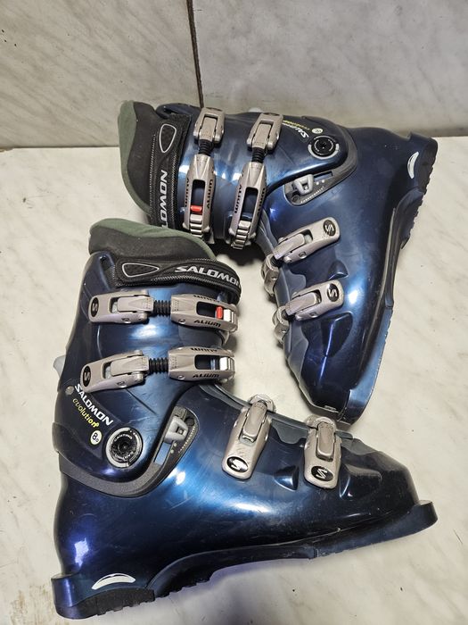 Clapari ski schi  Salomon mondo  27,5 corespunde mărimii 41-42