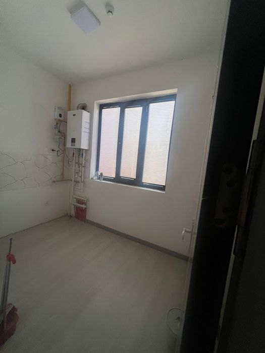 Srochna 2 komnat 1 etaj 58 kv