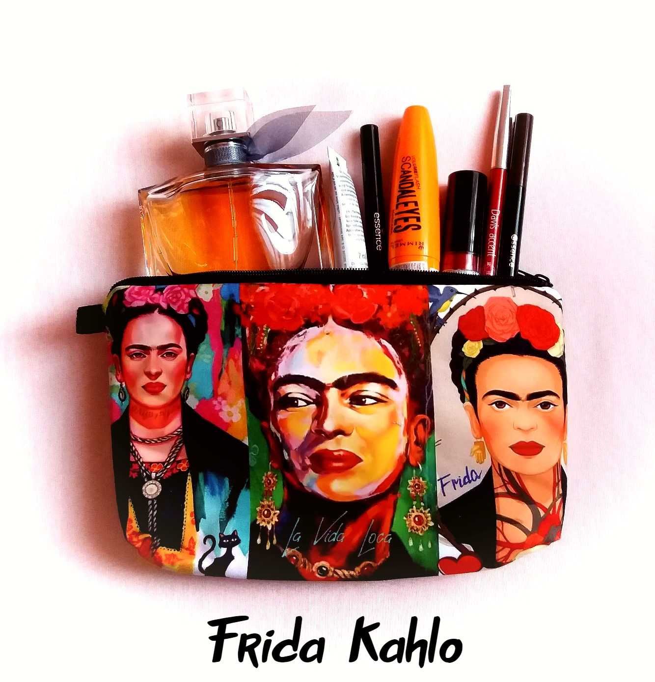Големи несесери с принт на Фрида Кало