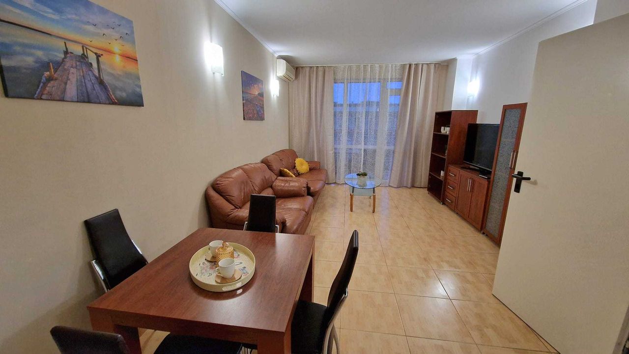 Продава се Двустаен апартамент в к.к. Слънчев бряг - 72 кв.м за 1014 €/кв.м - Снимка #3