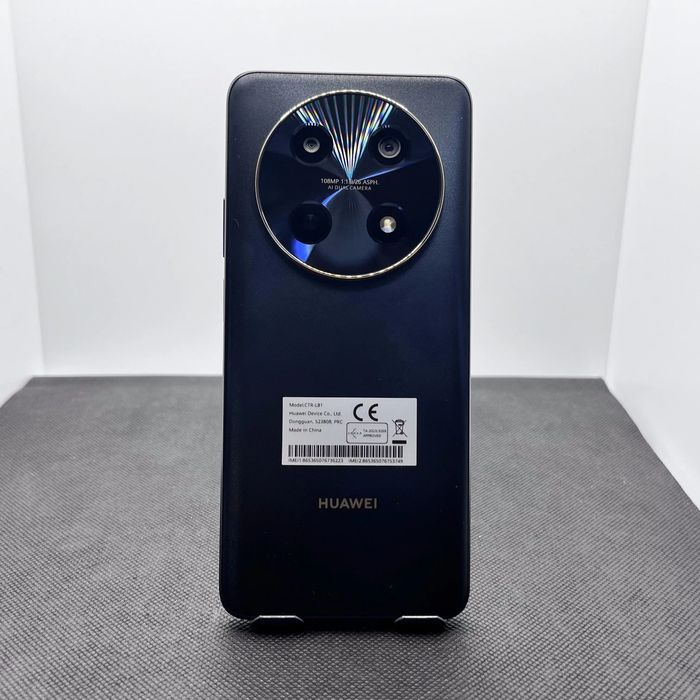 Huawei Nova 12i в идеале (на гарантии ещё)