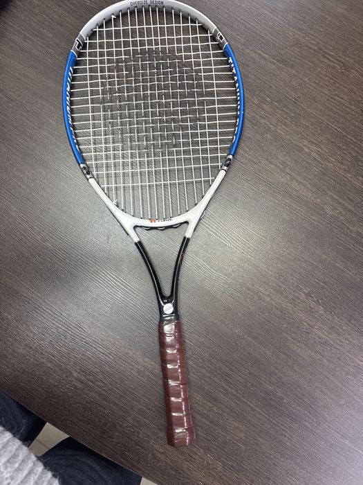 Продам теннисную ракетку